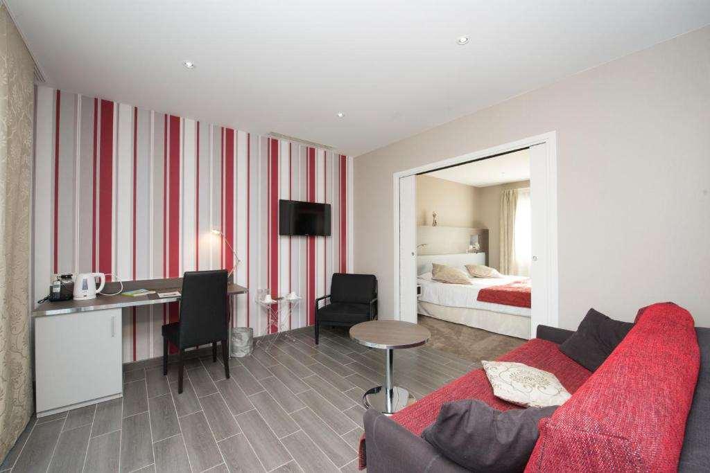 Logis Auberge Bienvenue Doué-la-Fontaine Zimmer foto