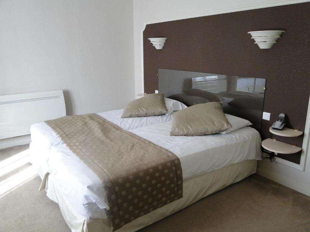Logis Auberge Bienvenue Doué-la-Fontaine Zimmer foto