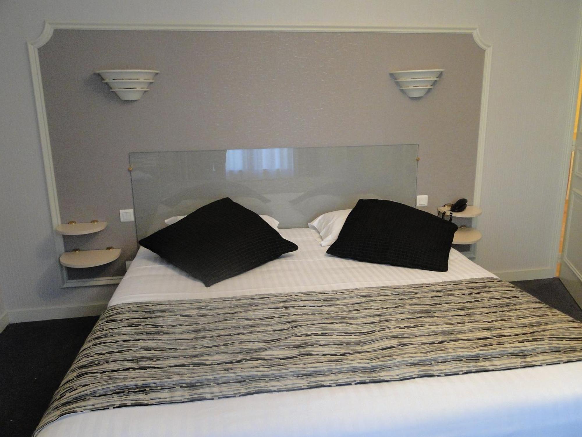 Logis Auberge Bienvenue Doué-la-Fontaine Zimmer foto